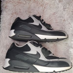 Nike Air Max 90 Essential - Black/Wolf Grey